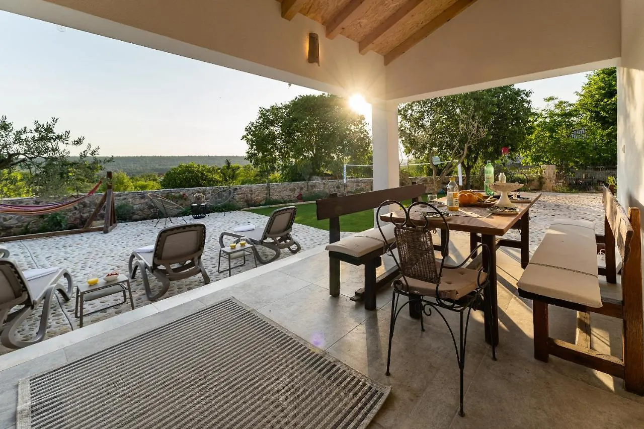 Holiday Home - Villa Thorak Anić