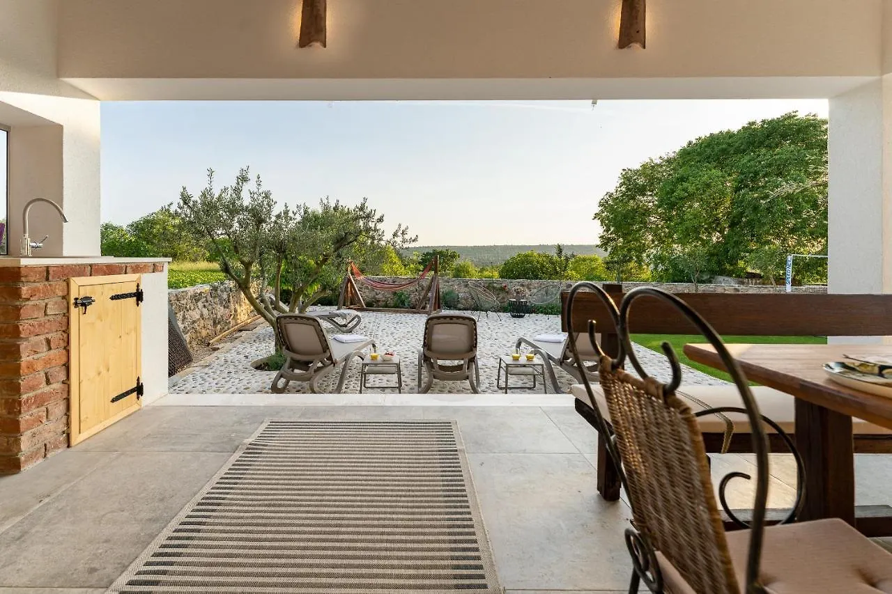 Holiday Home - Villa Thorak Anić