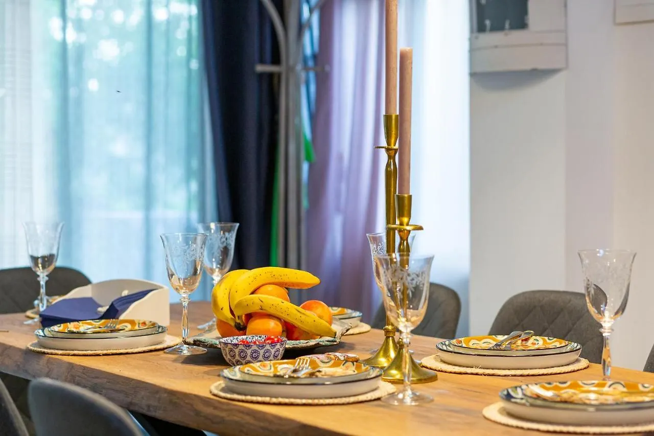 Holiday Home - Villa Thorak Anic