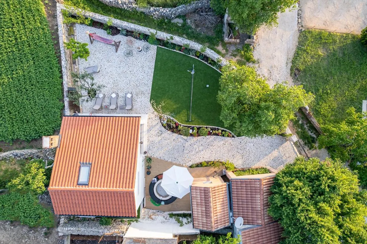 Holiday Home - Villa Thorak Anic