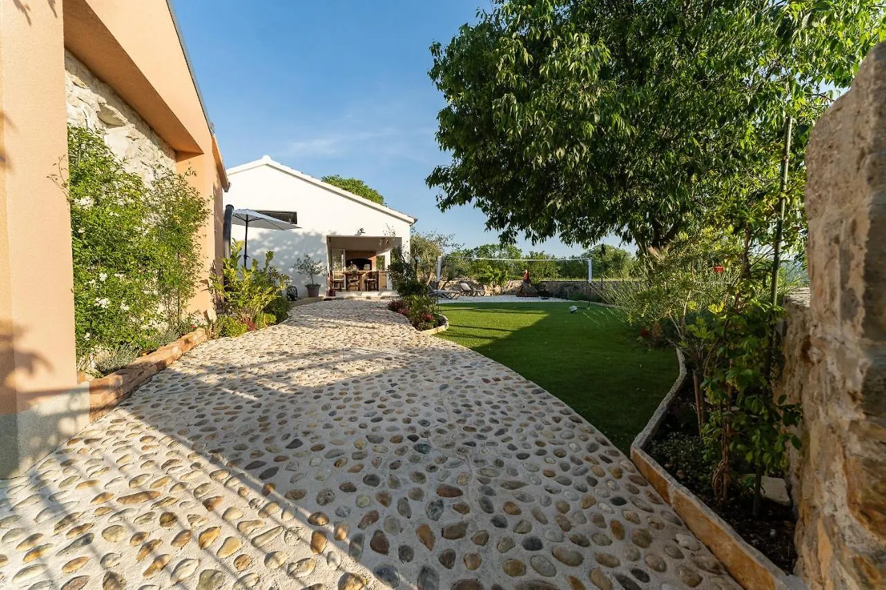 Holiday Home - Villa Thorak Anić 0*,