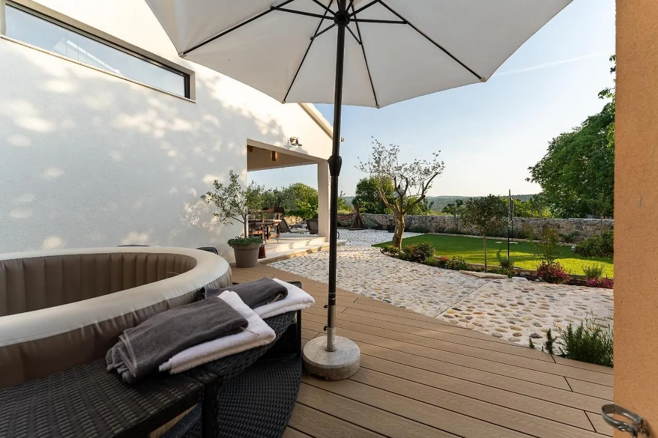 Holiday Home - Villa Thorak Anić