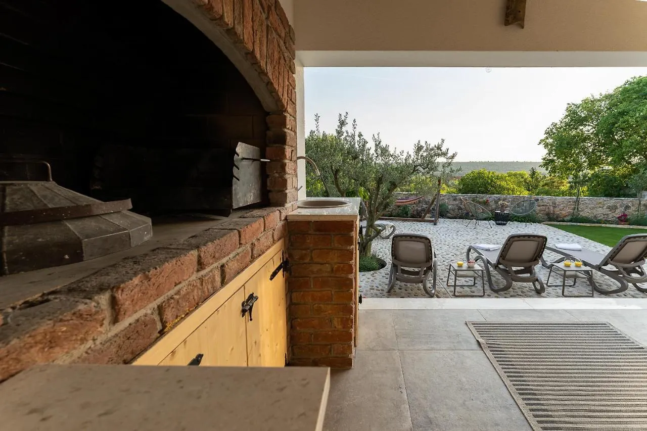 Holiday Home - Villa Thorak Anić