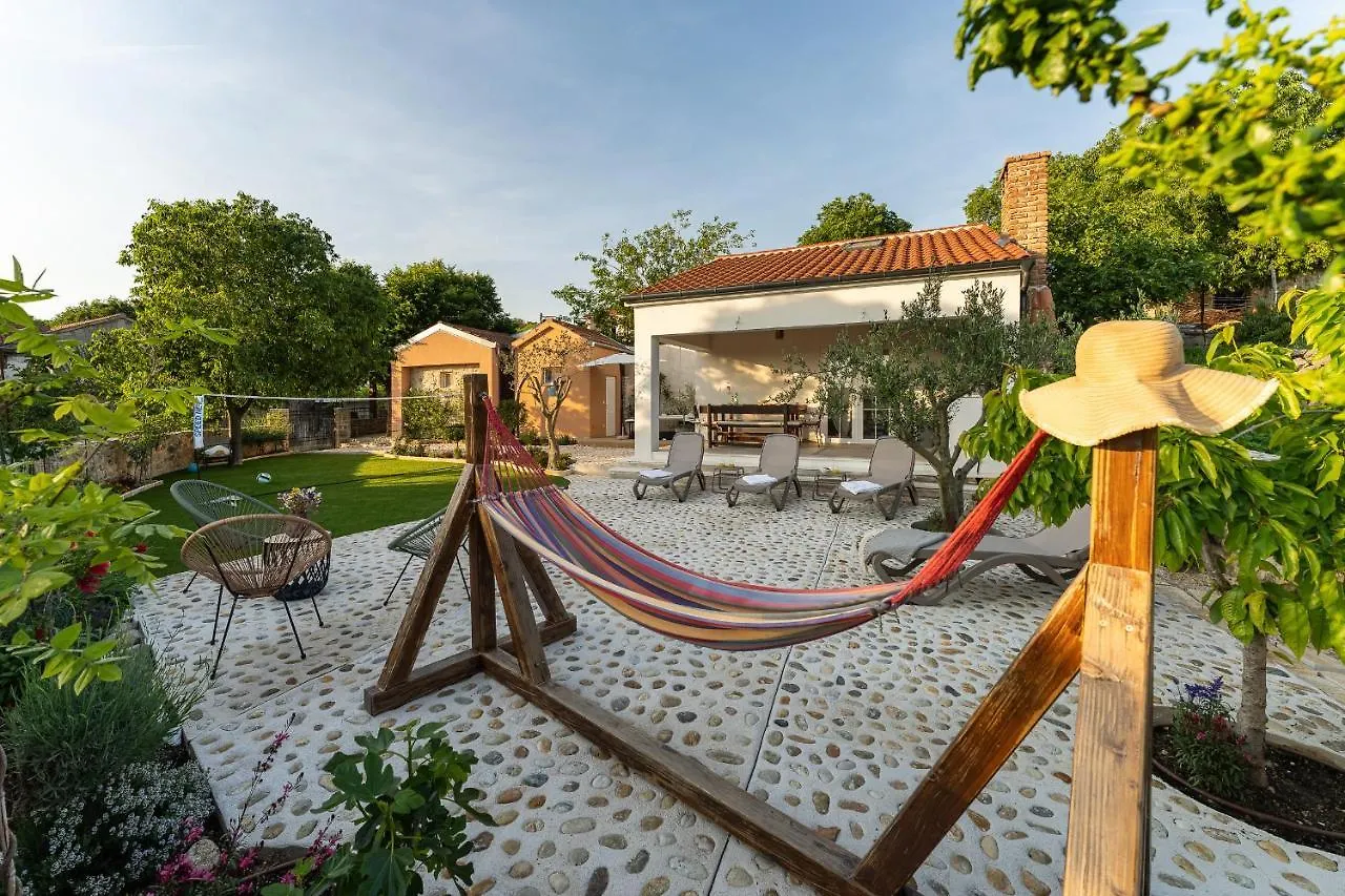 Holiday Home - Villa Thorak Anić