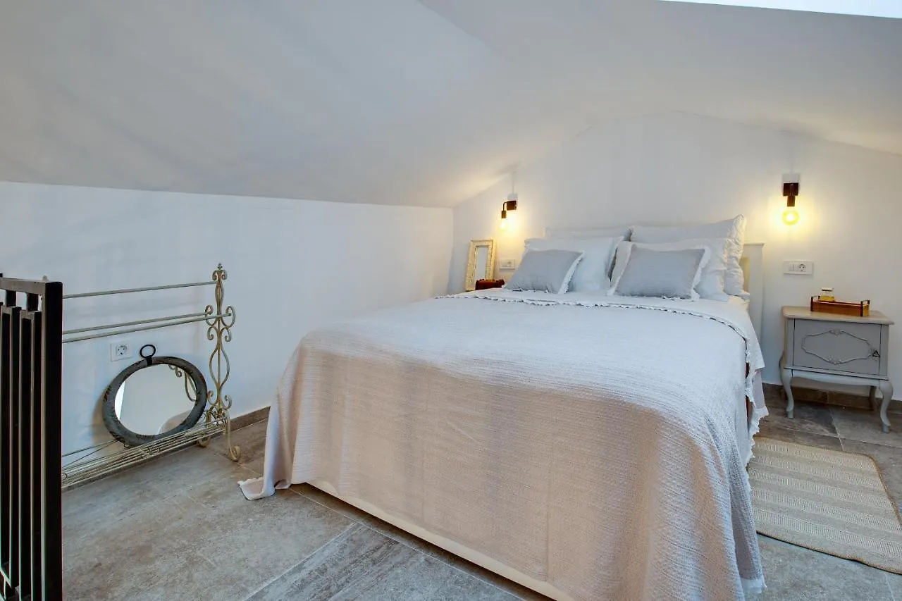 Holiday Home - Villa Thorak Anic