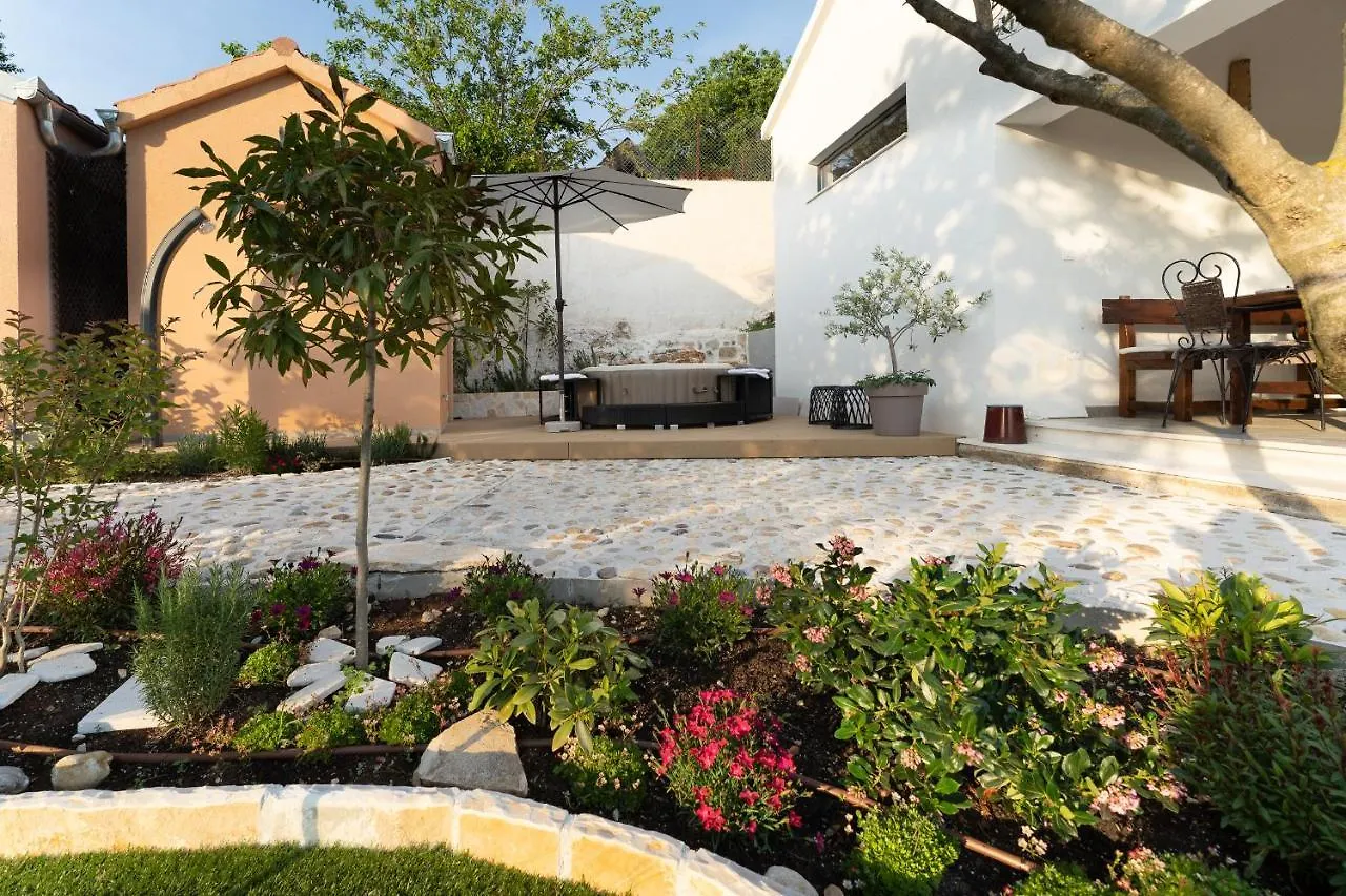 Holiday Home - Villa Thorak Anic