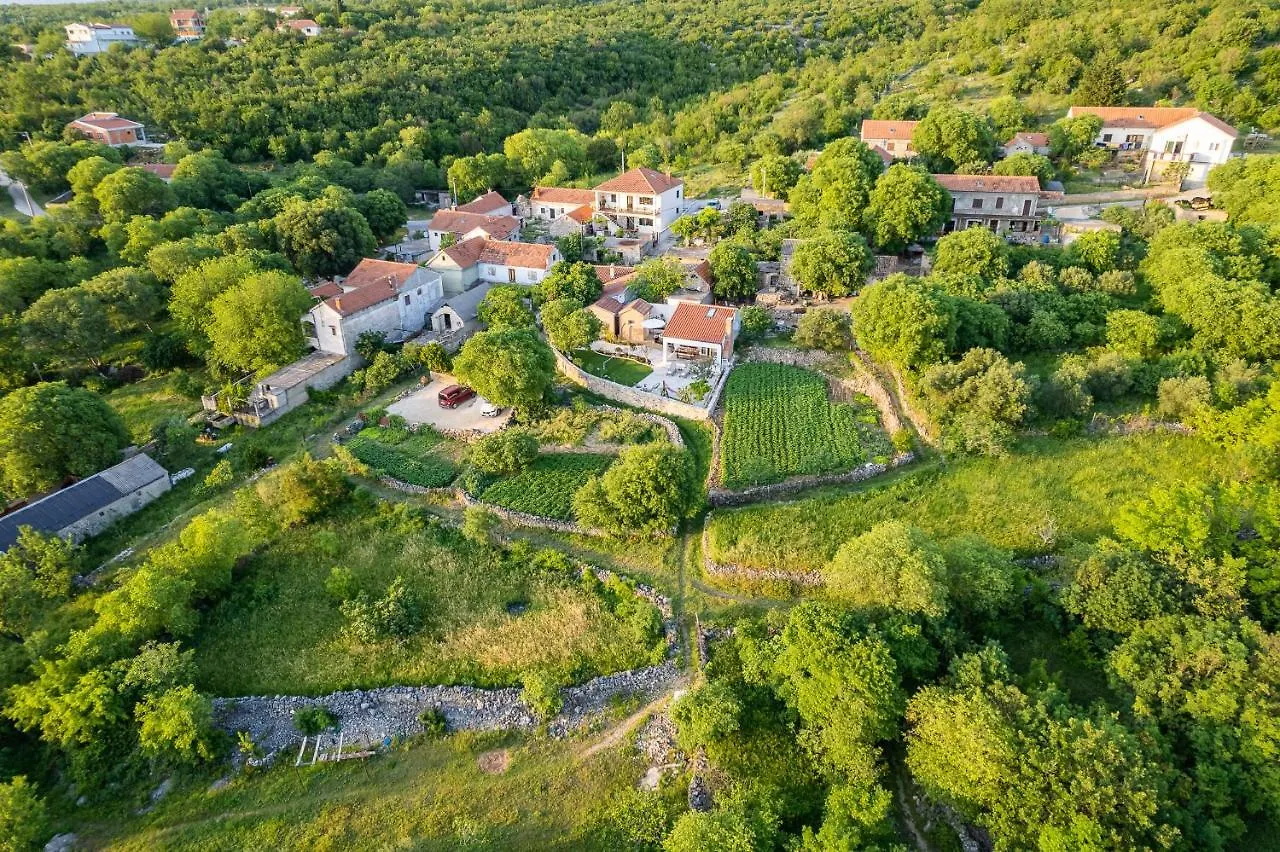 Holiday Home - Villa Thorak Anic