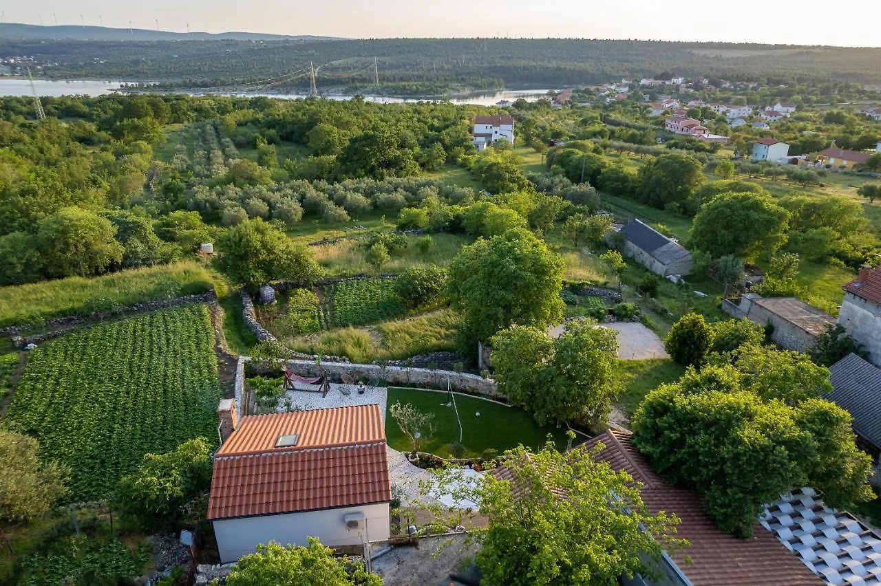 Holiday Home - Villa Thorak Anic