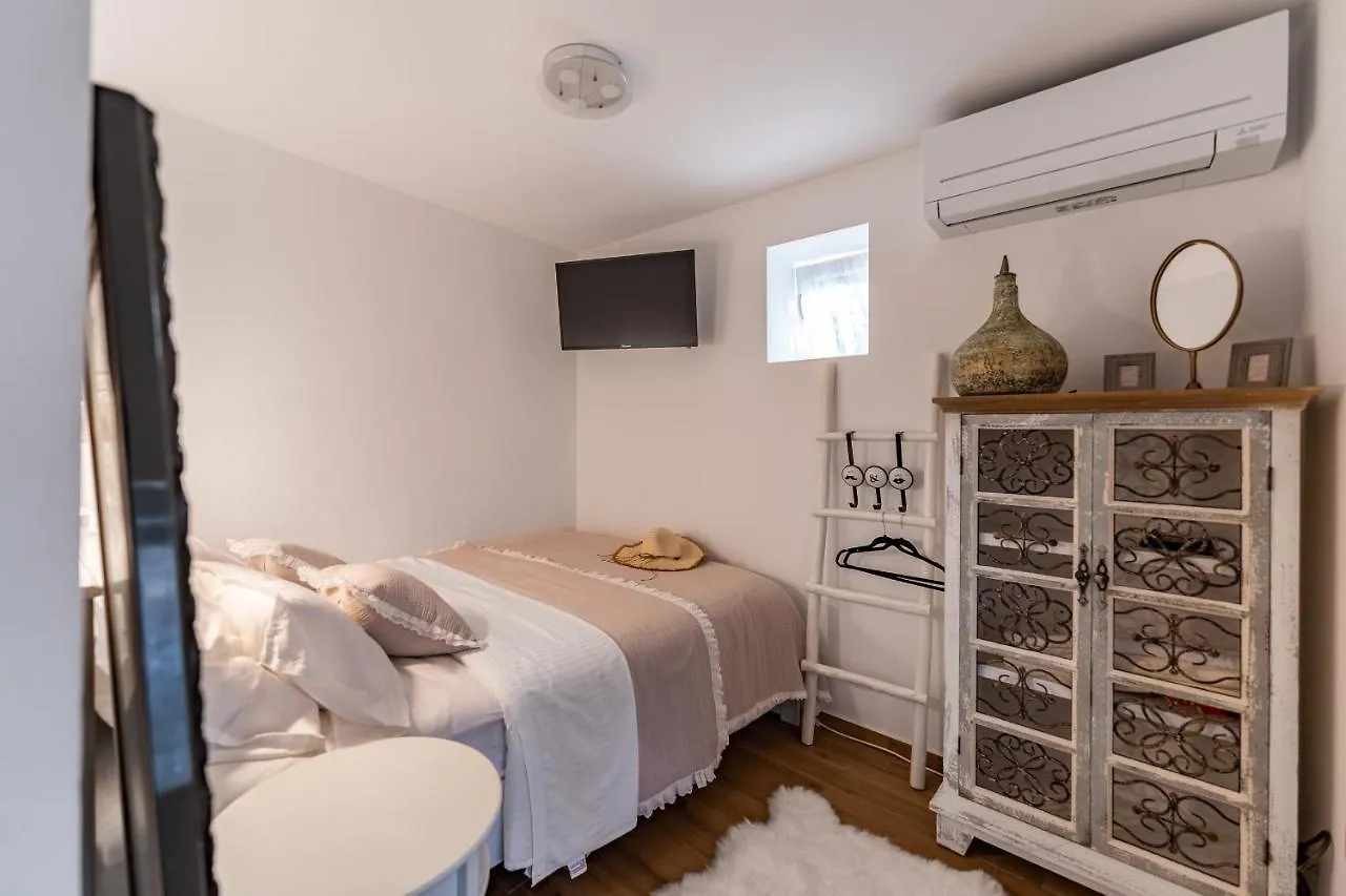 Holiday Home - Villa Thorak Anic