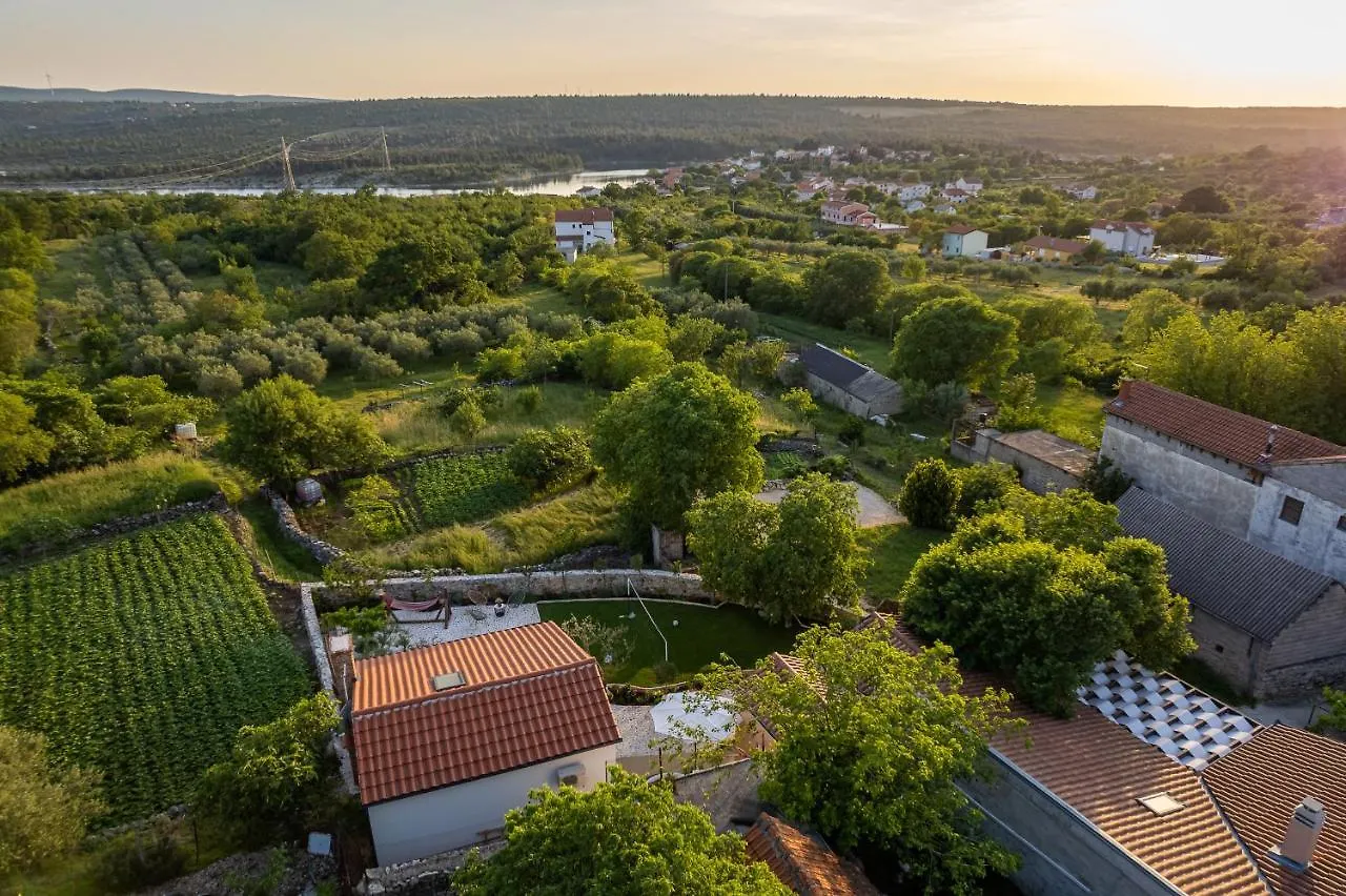 Holiday Home - Villa Thorak Anić