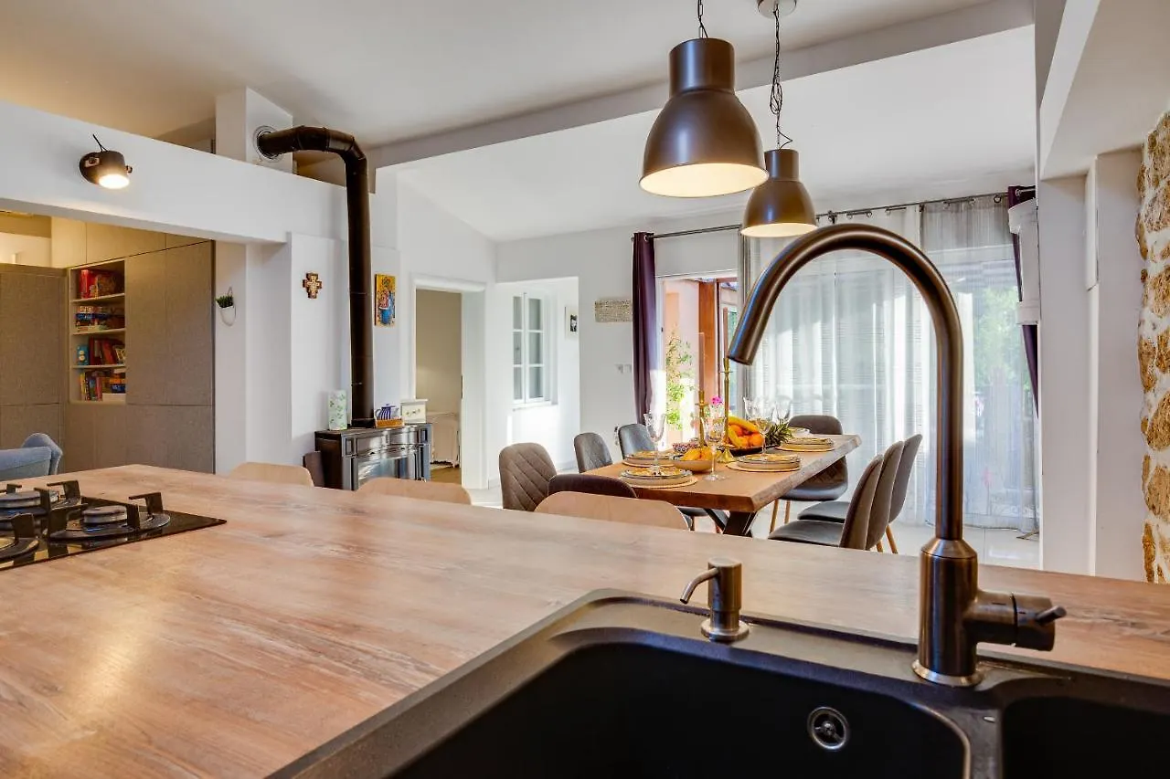 Holiday Home - Villa Thorak Anić