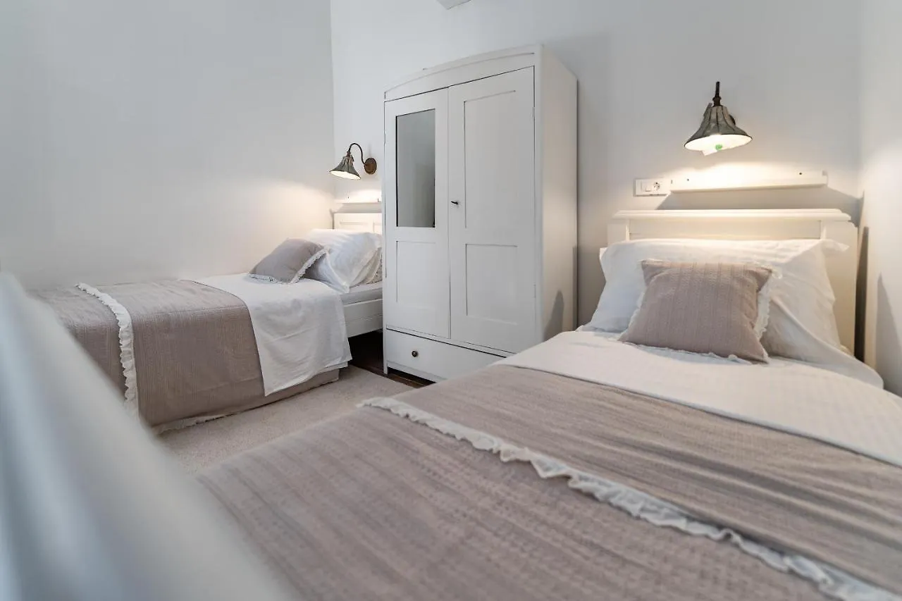 Holiday Home - Villa Thorak Anic