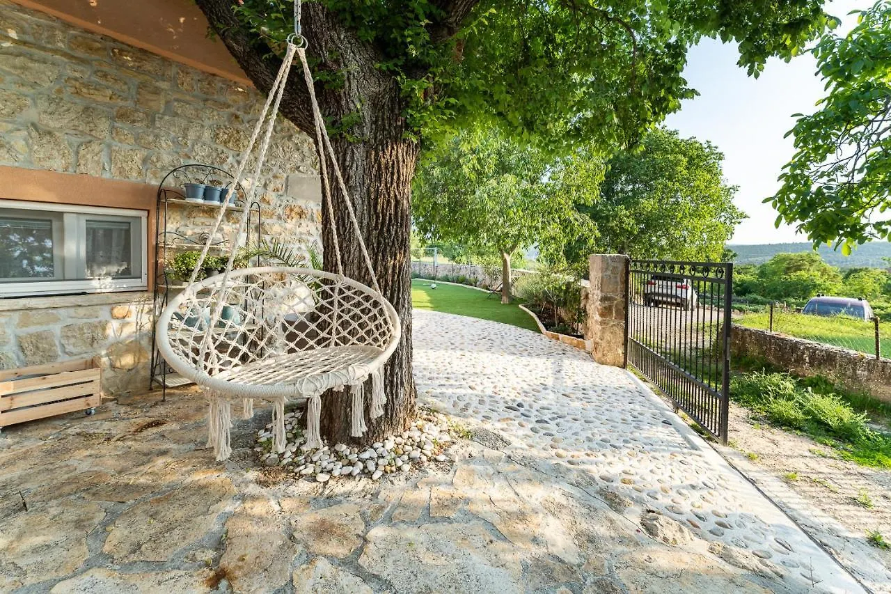Holiday Home - Villa Thorak Anic