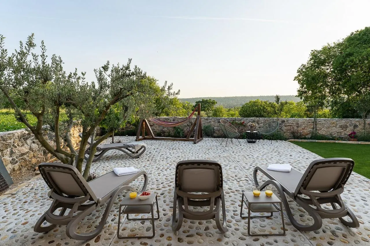 Holiday Home - Villa Thorak Anić