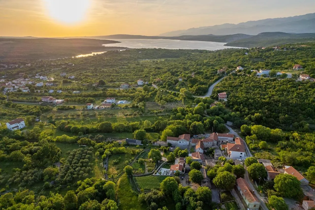 Holiday Home - Villa Thorak Anic