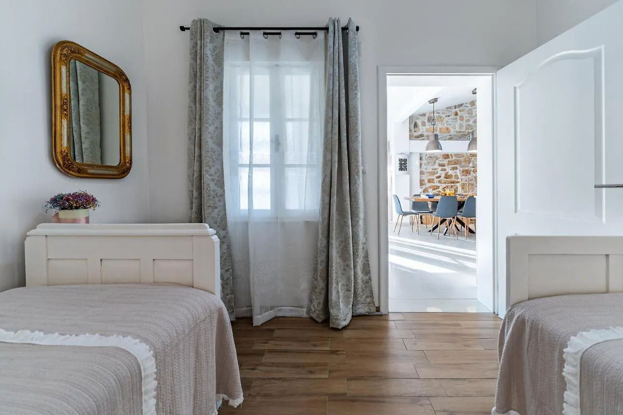 Holiday Home - Villa Thorak Anic
